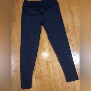 Lululemon Free to Flow 7/8
Tight *Fleck black